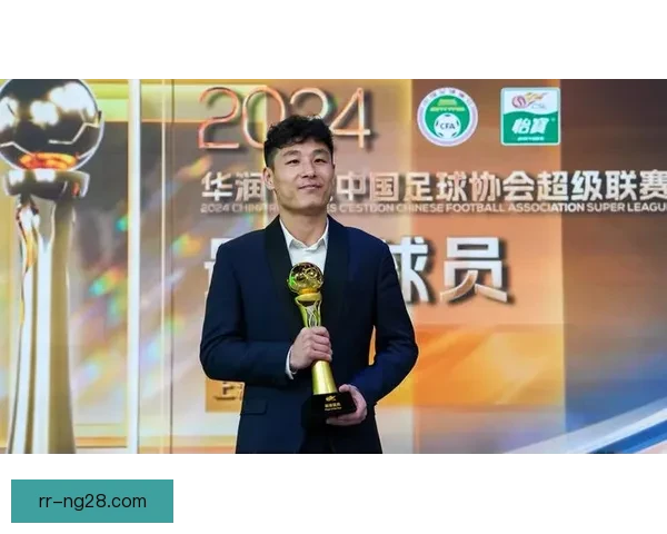 武磊超越多名外援荣膺中超金靴展现锋线统治力